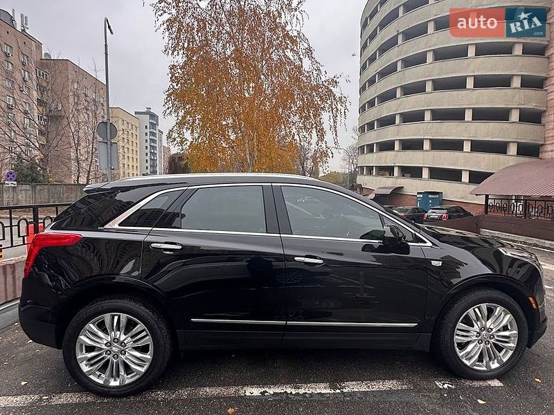 Внедорожник / Кроссовер Cadillac XT5 2018 в Киеве