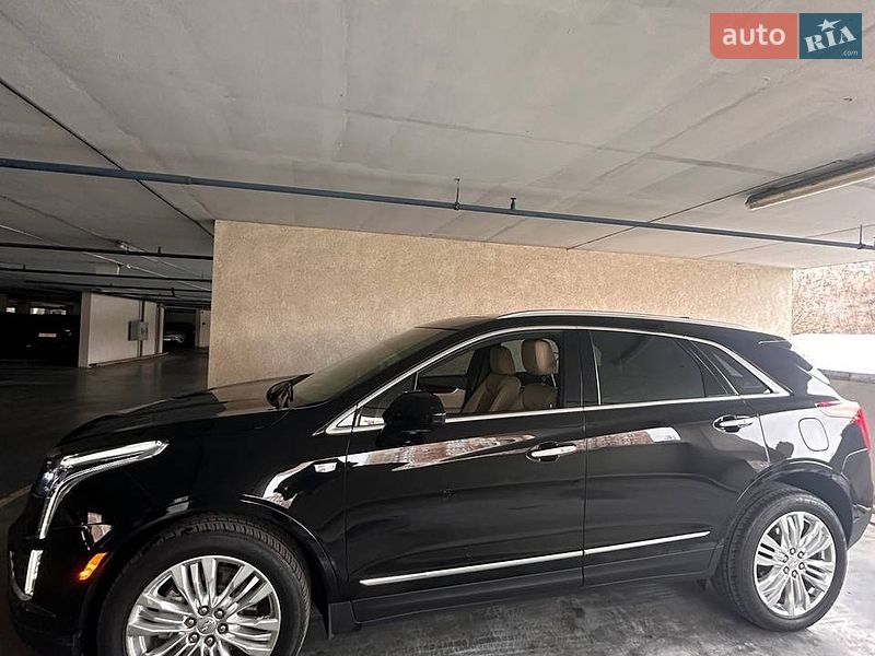 Внедорожник / Кроссовер Cadillac XT5 2018 в Киеве