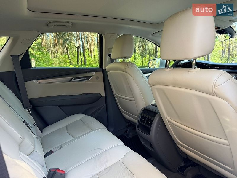 Внедорожник / Кроссовер Cadillac XT5 2018 в Новомосковске