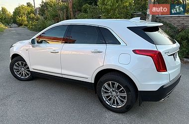 Внедорожник / Кроссовер Cadillac XT5 2017 в Киеве