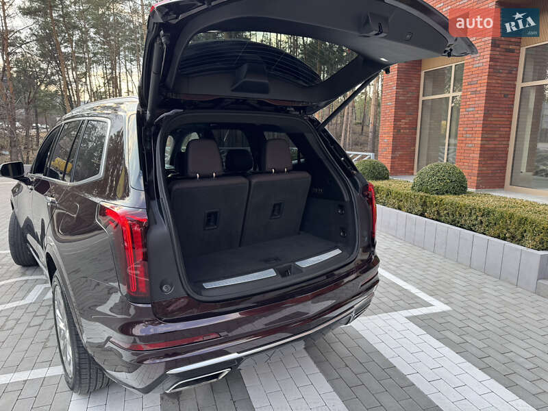 Внедорожник / Кроссовер Cadillac XT6 2019 в Киеве