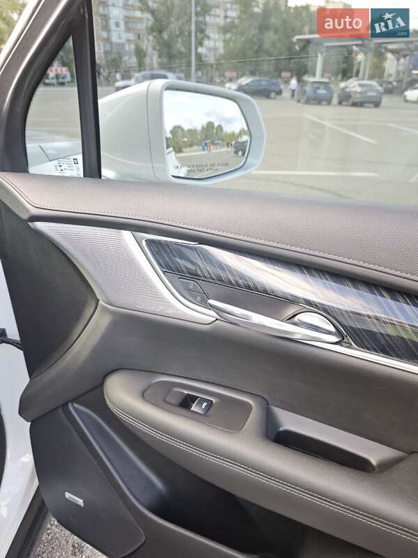 Внедорожник / Кроссовер Cadillac XT6 2019 в Киеве