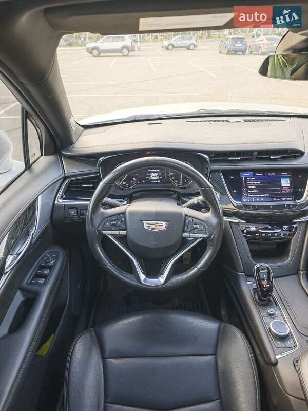 Внедорожник / Кроссовер Cadillac XT6 2019 в Киеве