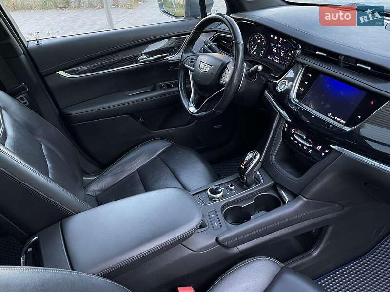 Внедорожник / Кроссовер Cadillac XT6 2019 в Киеве