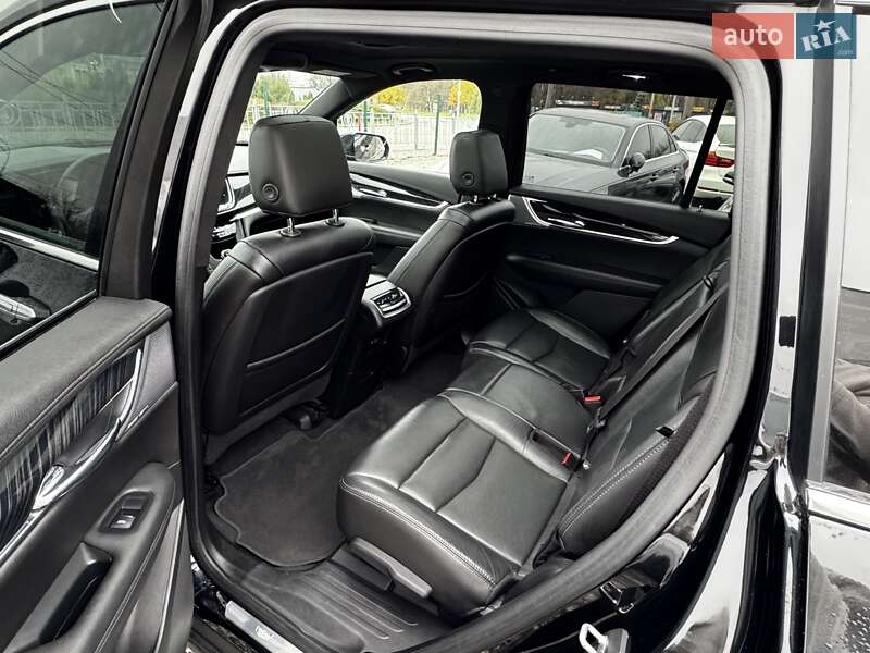 Внедорожник / Кроссовер Cadillac XT6 2019 в Киеве