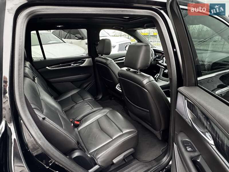 Внедорожник / Кроссовер Cadillac XT6 2019 в Киеве