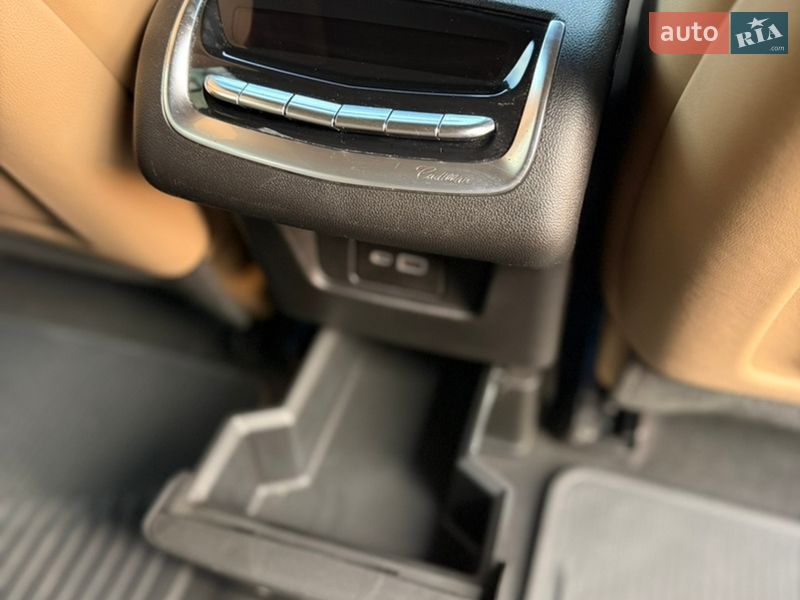 Внедорожник / Кроссовер Cadillac XT6 2019 в Киеве