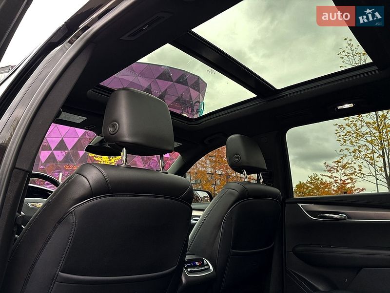 Внедорожник / Кроссовер Cadillac XT6 2021 в Киеве