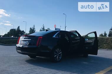 Седан Cadillac XTS 2016 в Львове