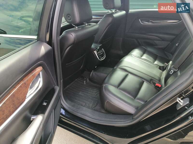 Седан Cadillac XTS 2016 в Киеве