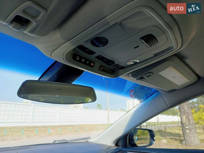 Седан Cadillac XTS 2016 в Киеве