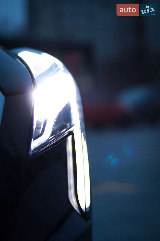 Седан Cadillac XTS 2019 в Тернополе фото 23 Седан Cadillac XTS 2019 в Тернополе