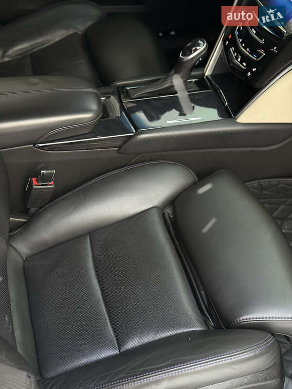 Седан Cadillac XTS 2012 в Івано-Франківську