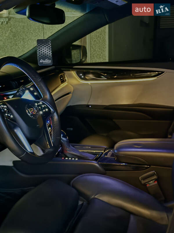 Седан Cadillac XTS 2012 в Івано-Франківську