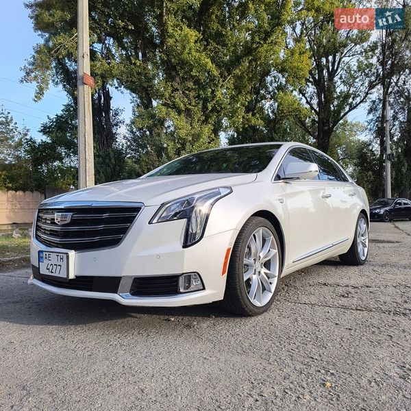 Седан Cadillac XTS 2019 в Никополе