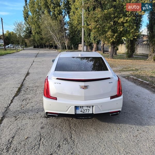 Седан Cadillac XTS 2019 в Никополе