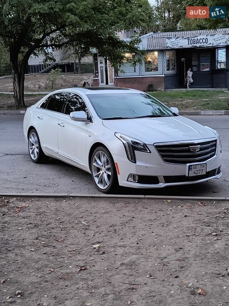 Седан Cadillac XTS 2019 в Никополе