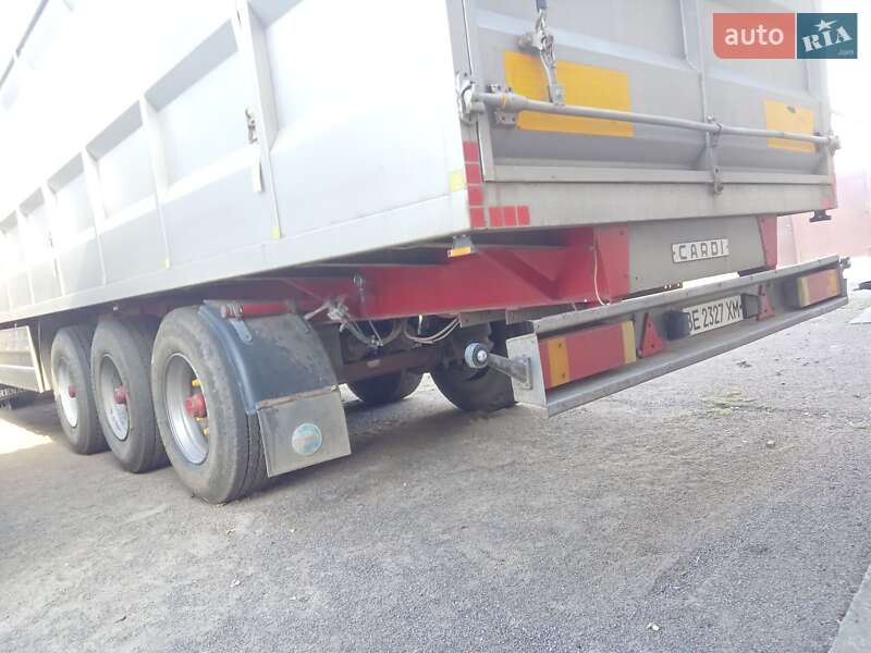 Бортовий напівпричіп Cardi 223 1998 в Миколаєві