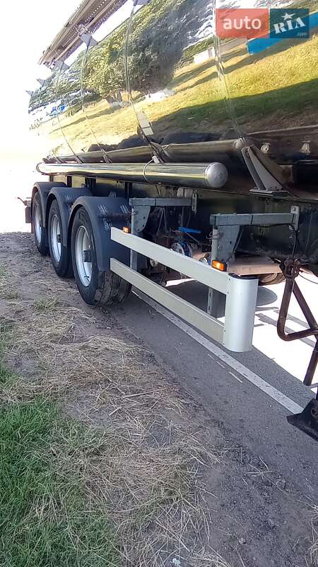 Цистерна полуприцеп Cardi Santi 1996 в Одессе