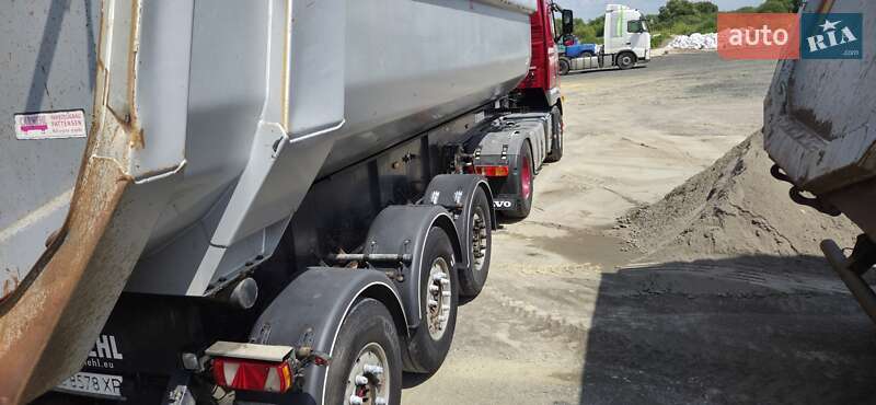 Самоскид напівпричіп Carnehl CHKS/AH 2011 в Луцьку