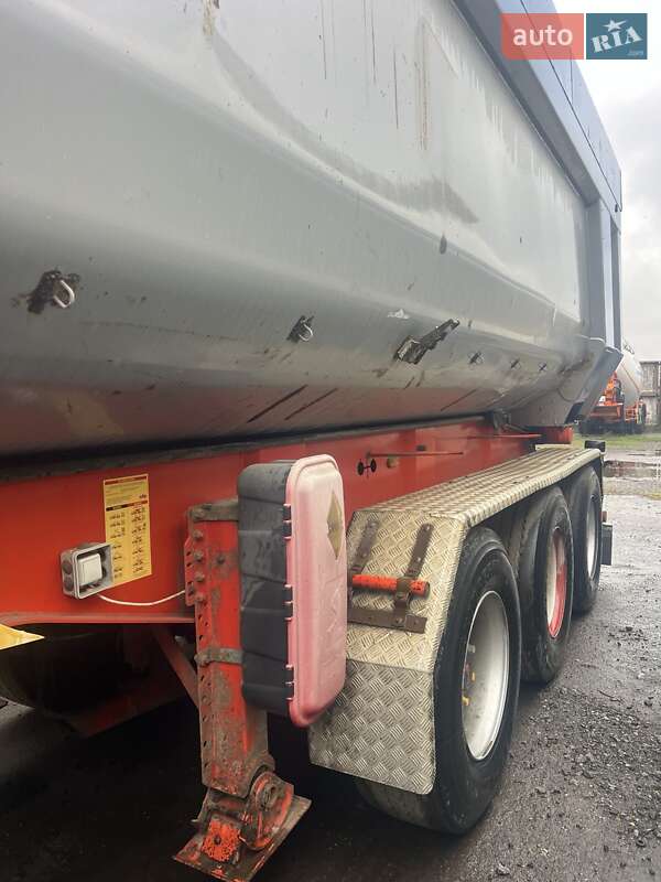 Зерновоз - напівпричіп Carnehl CHKS 2013 в Вінниці