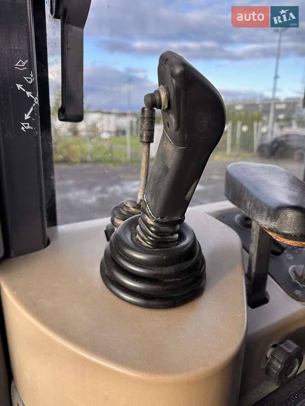 Фронтальні навантажувачі Case Construction 521D 2001 в Луцьку фото 22 Фронтальні навантажувачі Case Construction 521D 2001 в Луцьку