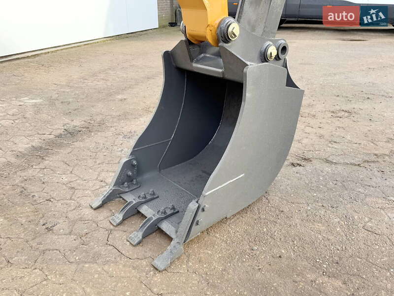 Экскаватор погрузчик Case Construction 580ST 2025 в Киеве фото 17 Экскаватор погрузчик Case Construction 580ST 2025 в Киеве