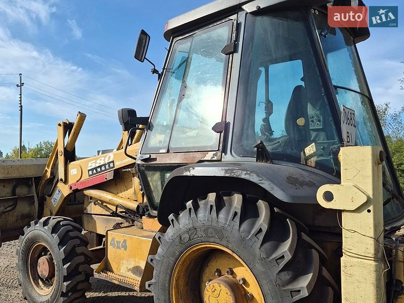 Экскаватор погрузчик Case Construction 580ST 2000 в Полтаве