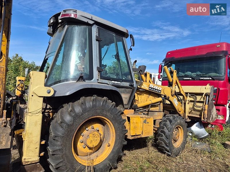 Екскаватор навантажувач Case Construction 580ST 2000 в Полтаві