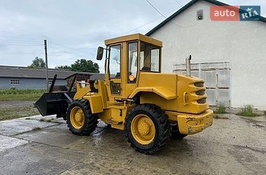 Фронтальні навантажувачі Case Construction 621C 1997 в Тячеві
