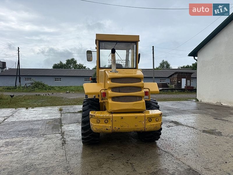 Фронтальні навантажувачі Case Construction 621C 1997 в Тячеві