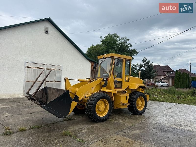 Фронтальні навантажувачі Case Construction 621C 1997 в Тячеві