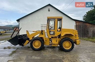 Фронтальні навантажувачі Case Construction 621C 1997 в Тячеві