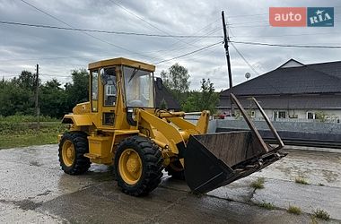 Фронтальні навантажувачі Case Construction 621C 1997 в Тячеві