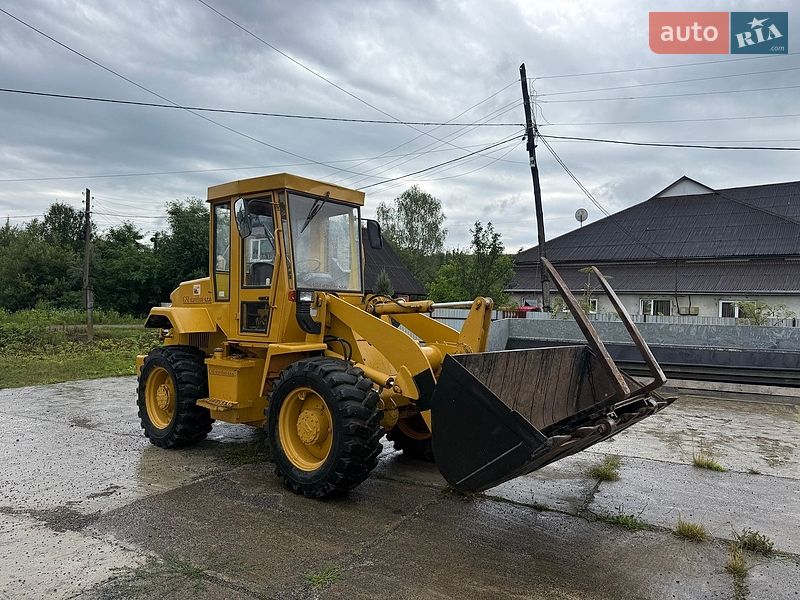 Фронтальні навантажувачі Case Construction 621C 1997 в Тячеві