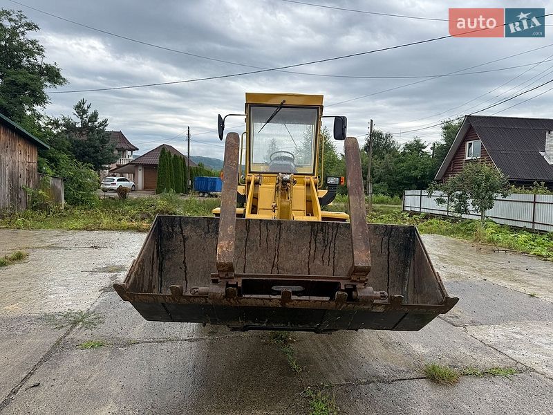 Фронтальні навантажувачі Case Construction 621C 1997 в Тячеві