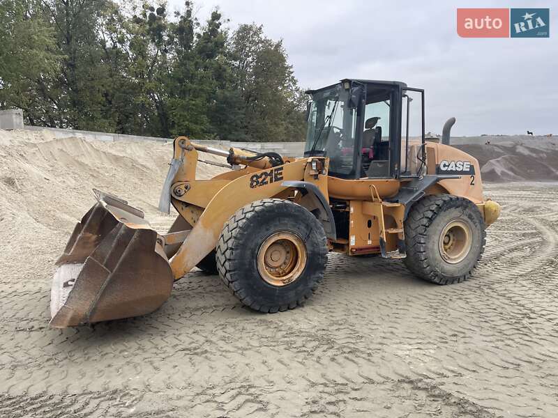 Фронтальні навантажувачі Case Construction 821E 2007 в Києві