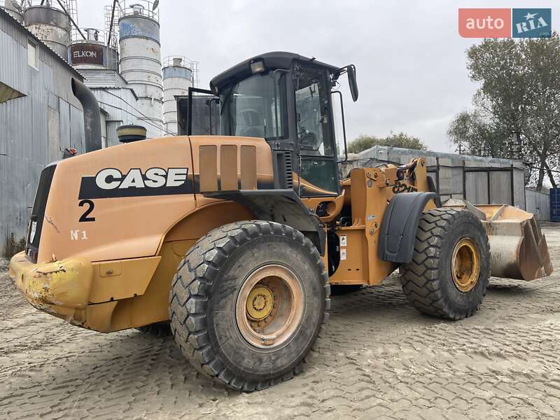 Фронтальні навантажувачі Case Construction 821E 2007 в Києві