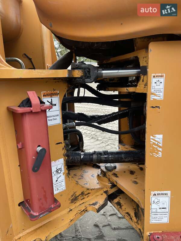 Фронтальні навантажувачі Case Construction 821E 2007 в Києві