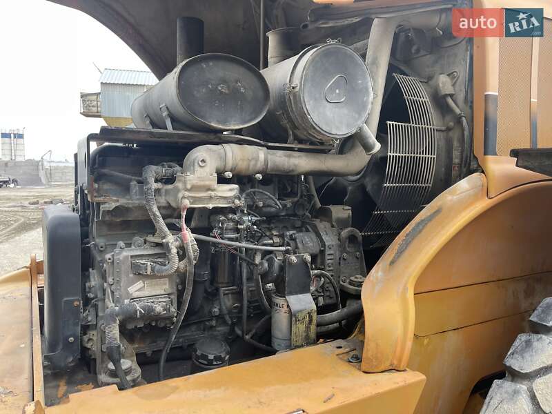 Фронтальні навантажувачі Case Construction 821E 2007 в Києві