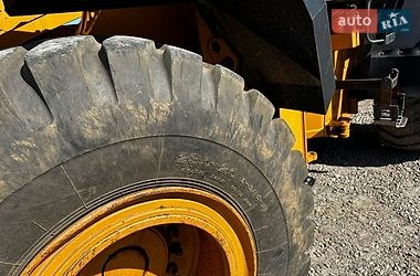 Фронтальный погрузчик Case Construction 821E 2004 в Белой Церкви