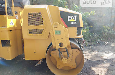 Дорожный каток Caterpillar 226 2010 в Черняхове