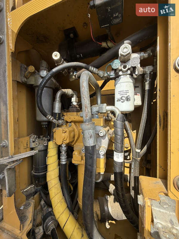 Гусеничный экскаватор Caterpillar 320 2014 в Одессе