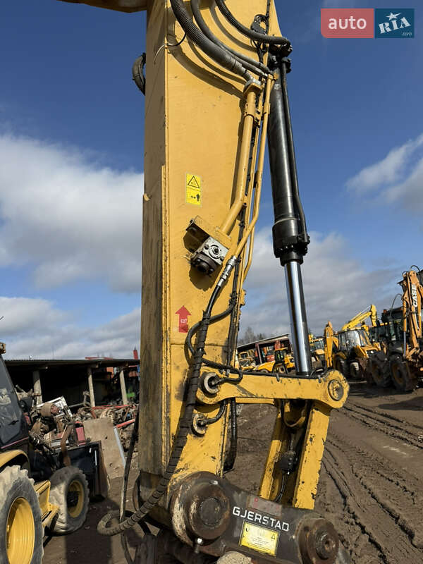 Гусеничный экскаватор Caterpillar 320 2014 в Одессе