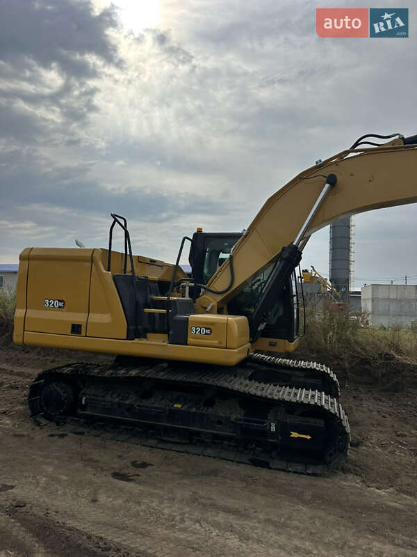 Гусеничний екскаватор Caterpillar 320 2018 в Тернополі