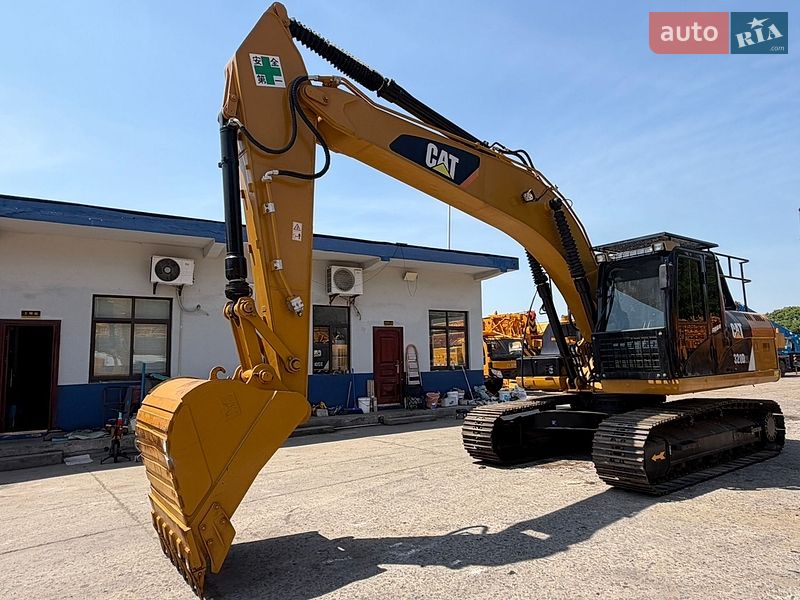 Гусеничный экскаватор Caterpillar 320 2019 в Ровно