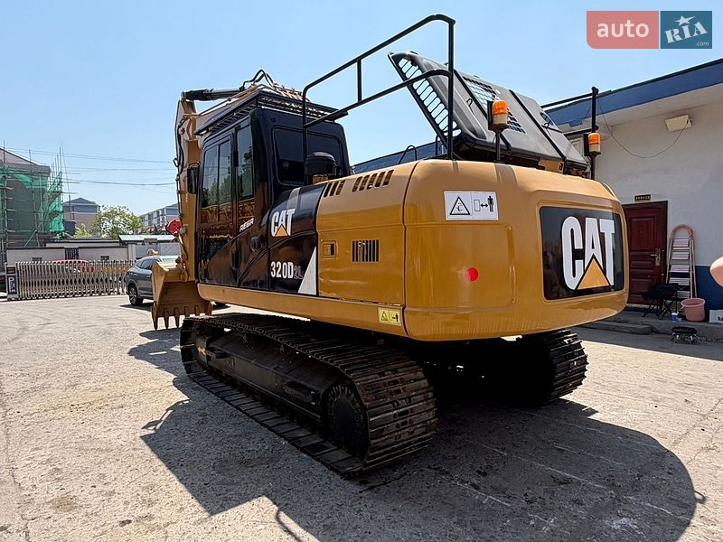 Гусеничний екскаватор Caterpillar 320 2019 в Рівному