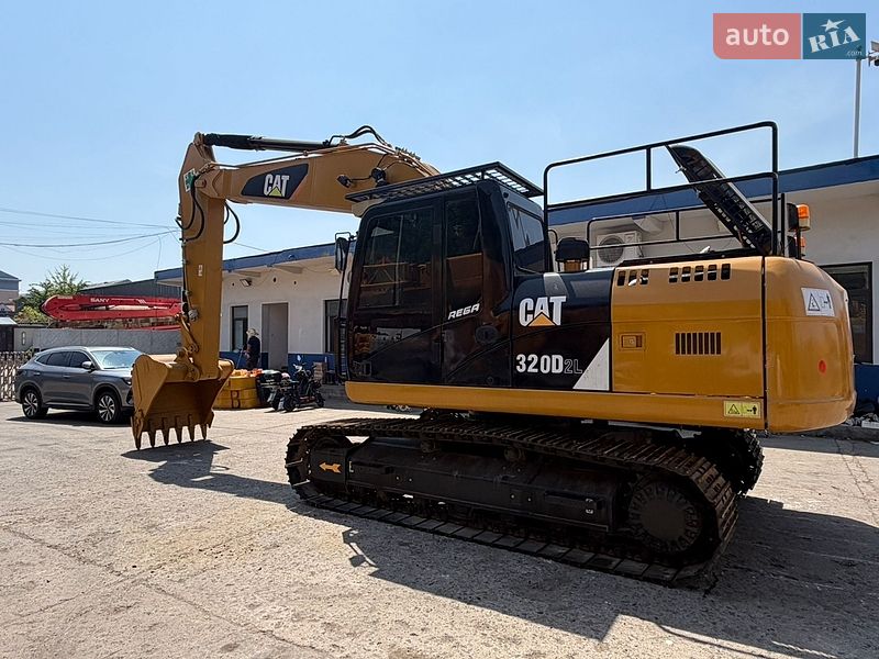 Гусеничний екскаватор Caterpillar 320 2019 в Рівному