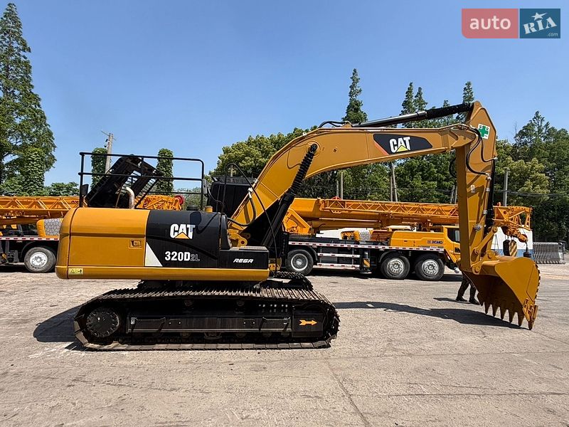 Гусеничний екскаватор Caterpillar 320 2019 в Рівному