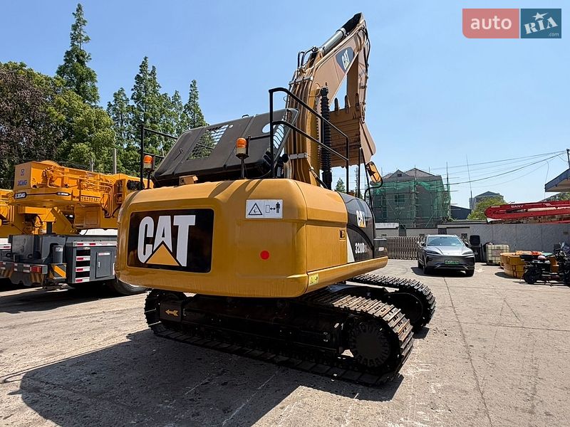 Гусеничний екскаватор Caterpillar 320 2019 в Рівному